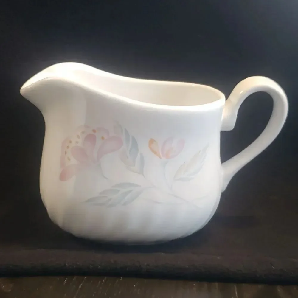 2 Pc Set Corelle Pink Trio Creamer and Gravy Boat